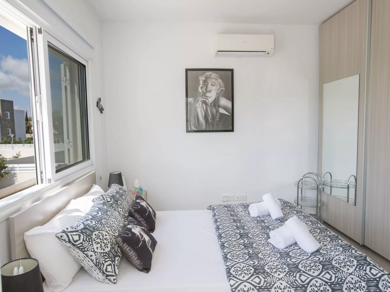 Moderne 4-Schlafzimmer-Villa im Zentrum von Protaras - Image-tags.info