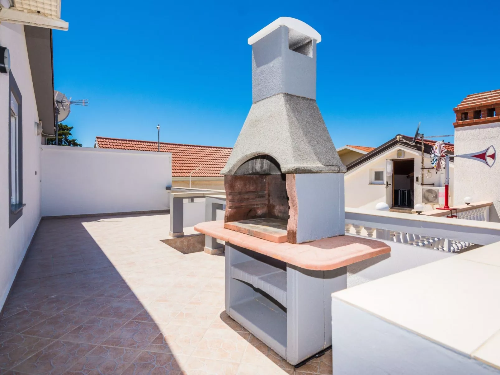 Apartment Skundric 3 - Image-tags.info