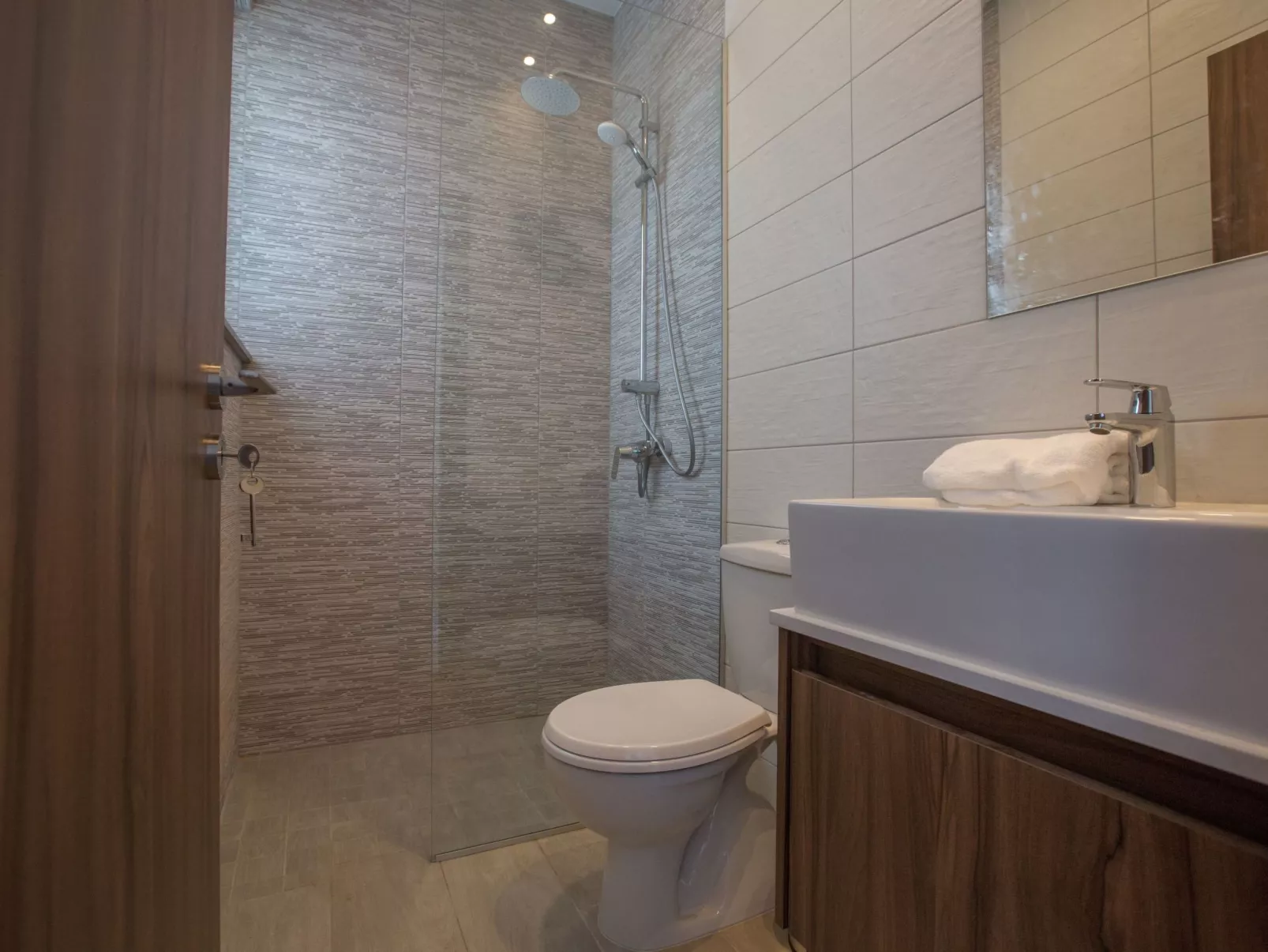 3-Schlafzimmer-Villa mit privatem Pool und Dachgarten - Image-tags.info