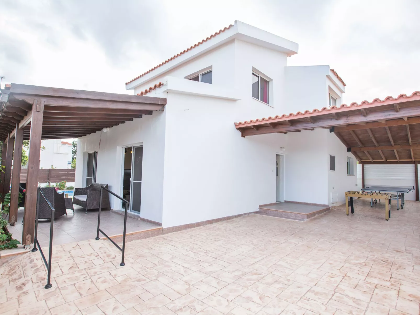 Geräumige Villa mit 3 Schlafzimmern und Pool in Protaras - Buiten