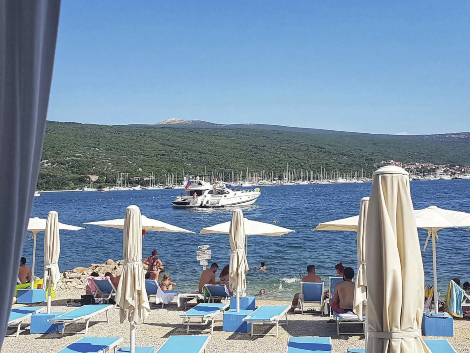 Haus mit Pool, 50 Meter vom Meer entfernt - Image-tags.info