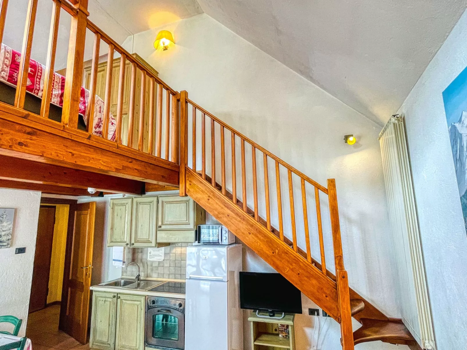 Zwei-Zimmer-Wohnung im Dachgeschoss 5 p. l. Villa Frejus - Image-tags.info