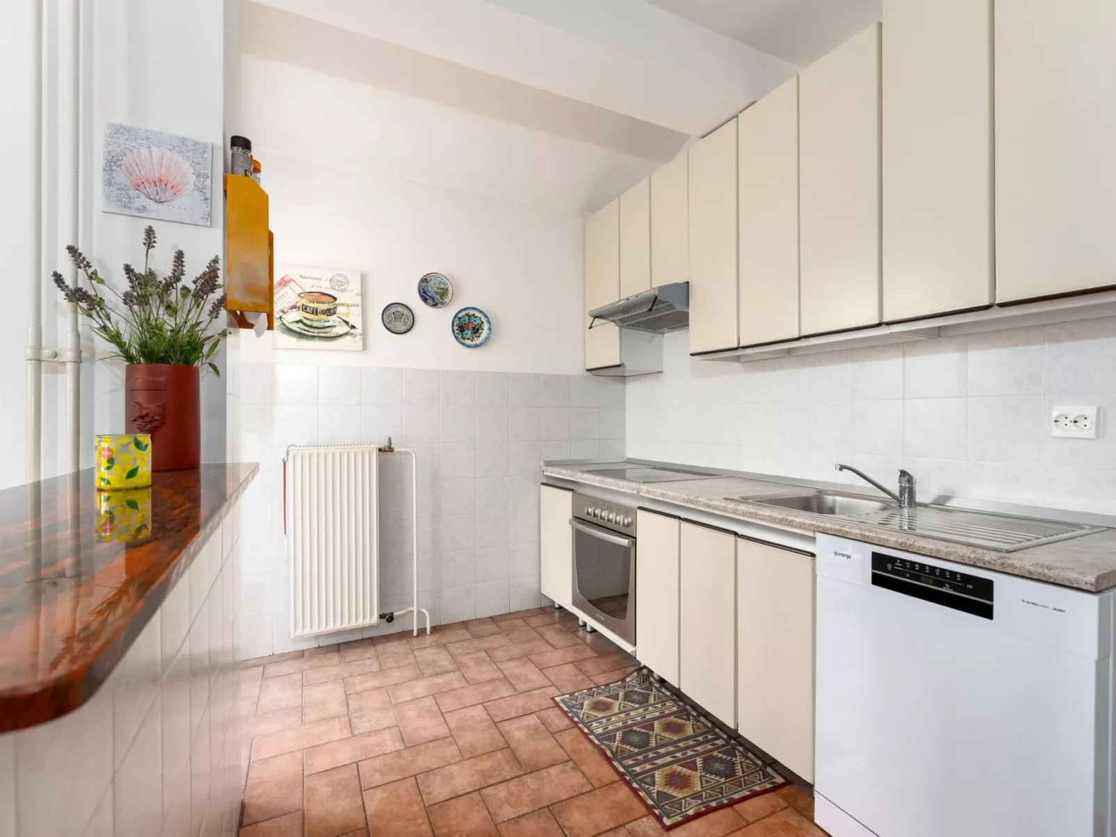 Mit Pool, großer Garten - Image-tags.info