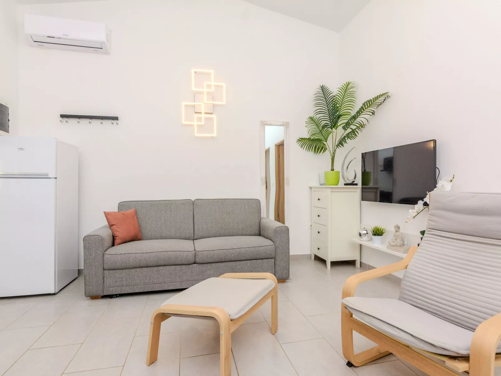 HH Stjepanovic - Image-tags.info