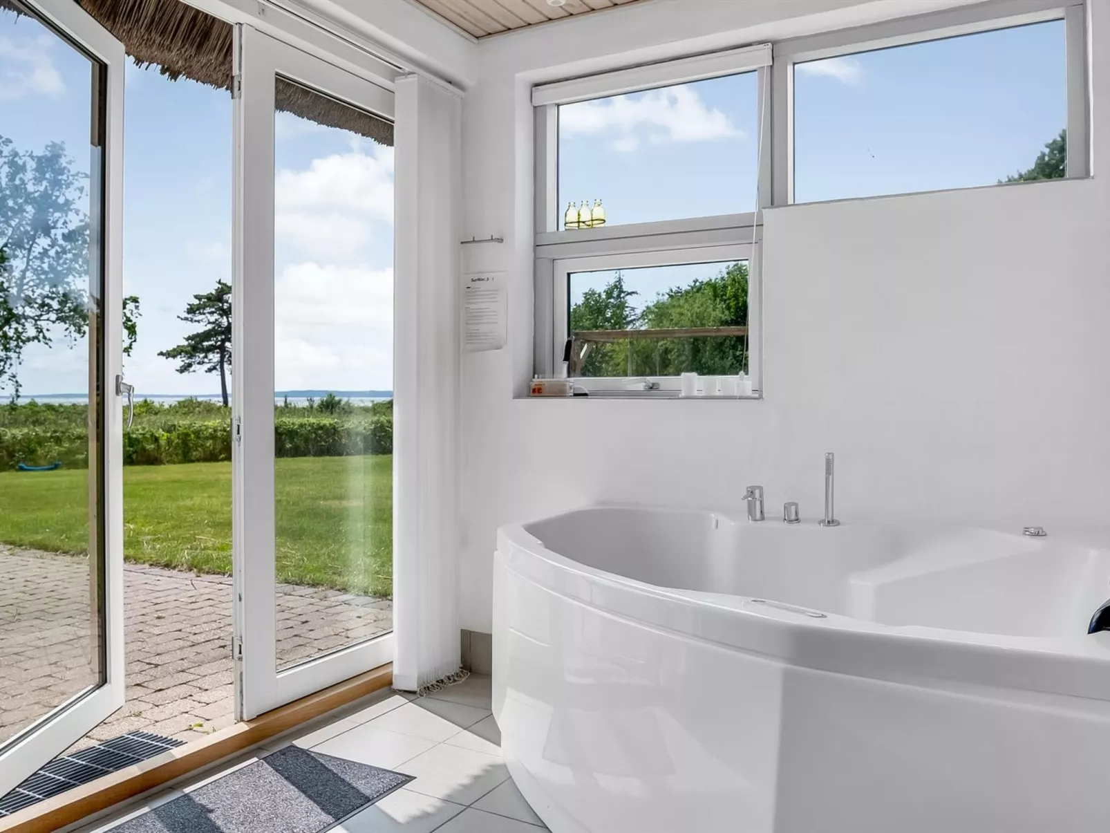 "Ellanora" - 50m from the sea - Binnen