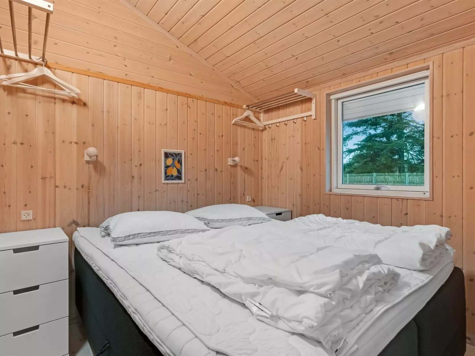 "Garth" - 50m from the sea - Binnen