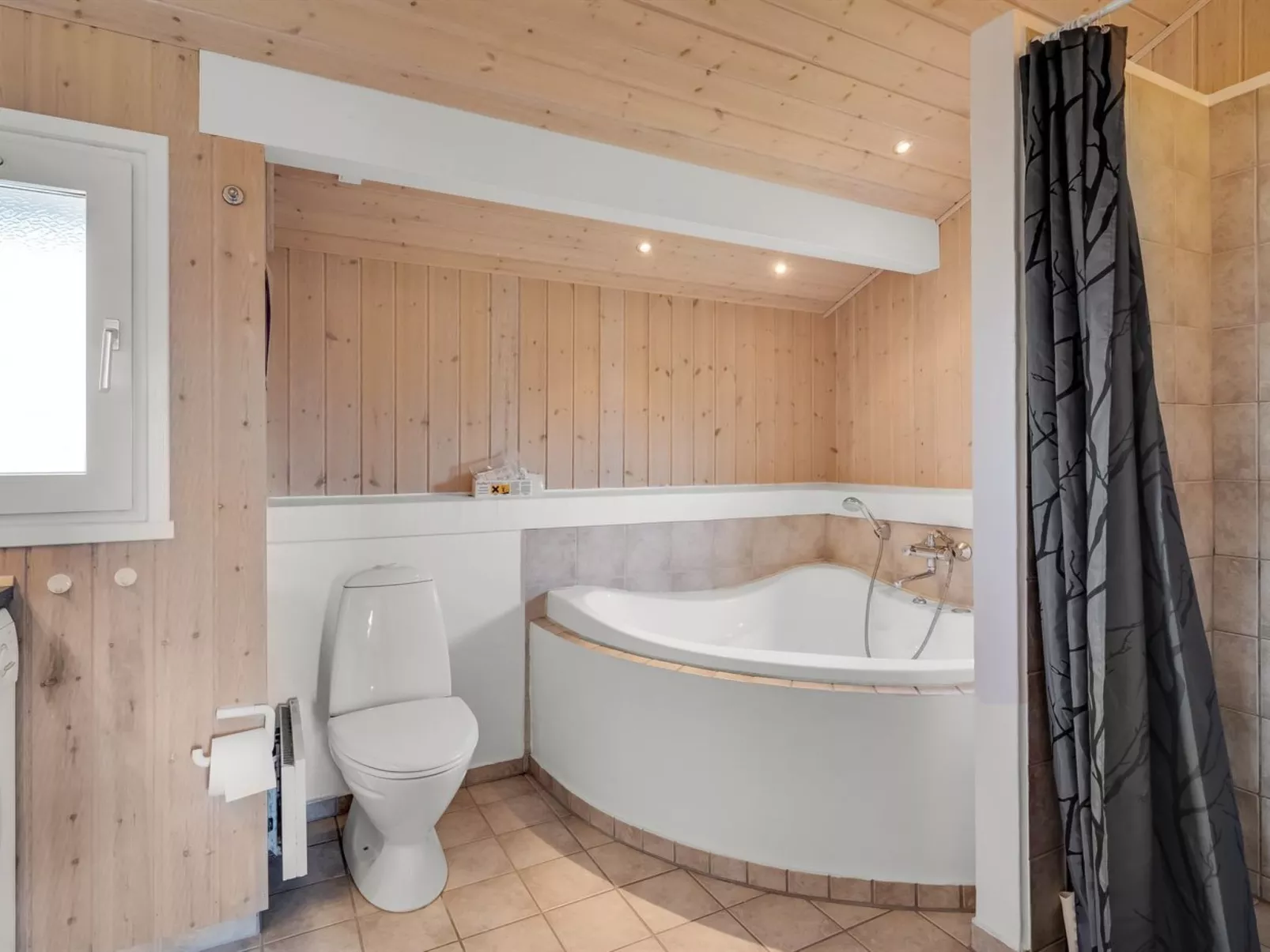 "Katla" - 400m from the sea - Binnen