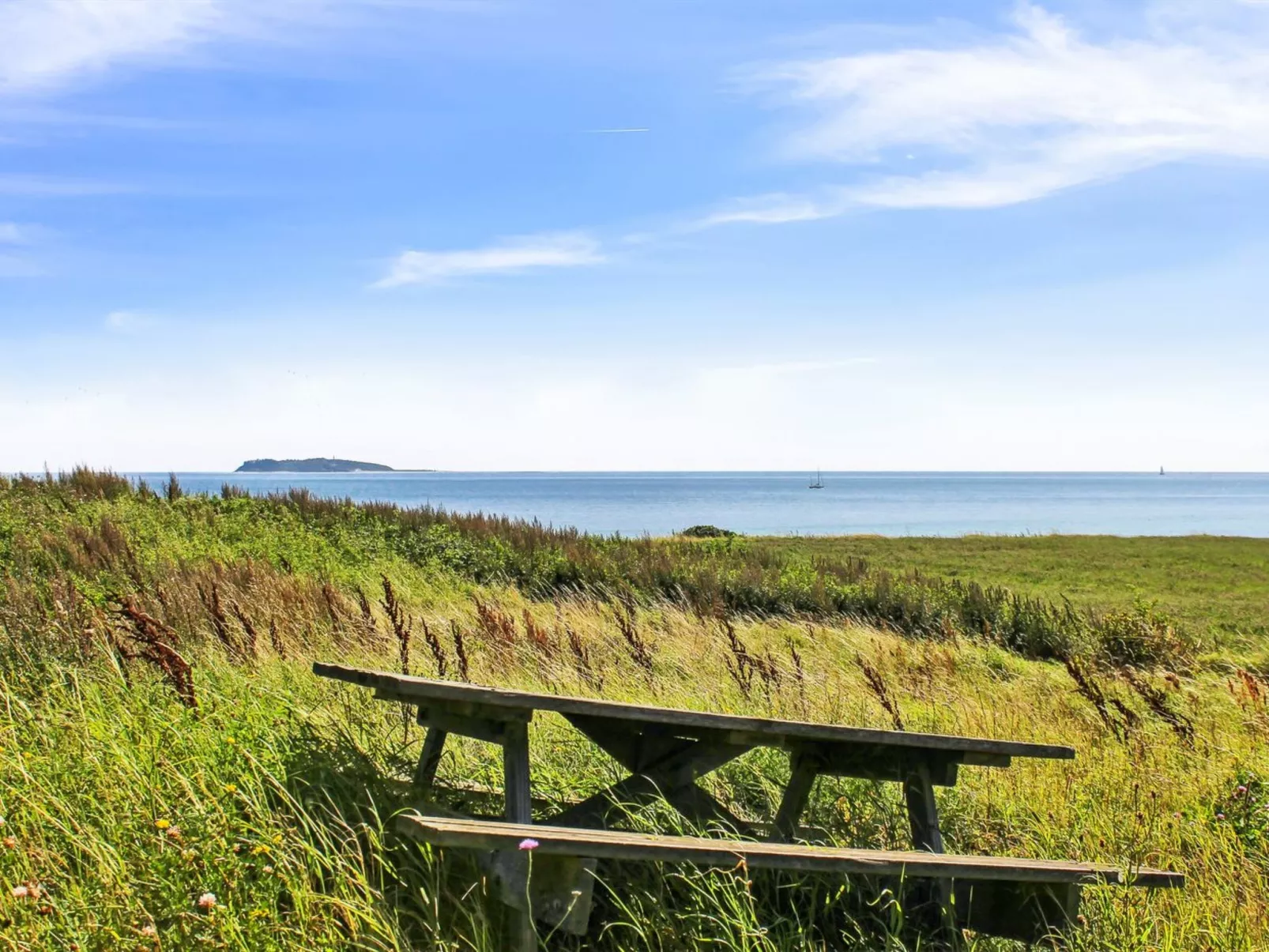 "Lilla" - 120m from the sea - Buiten