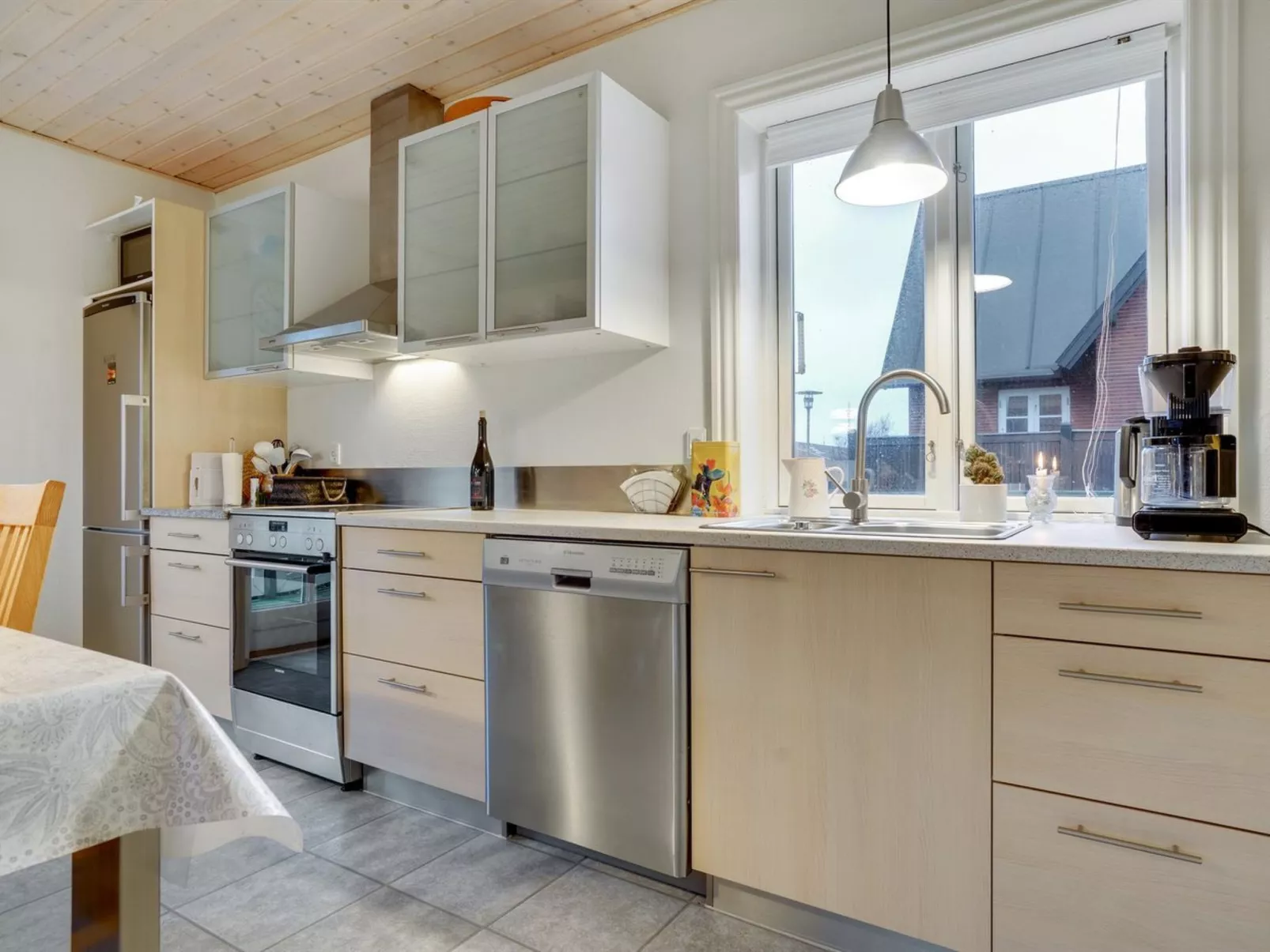 "Aagot" - 850m from the sea - Binnen