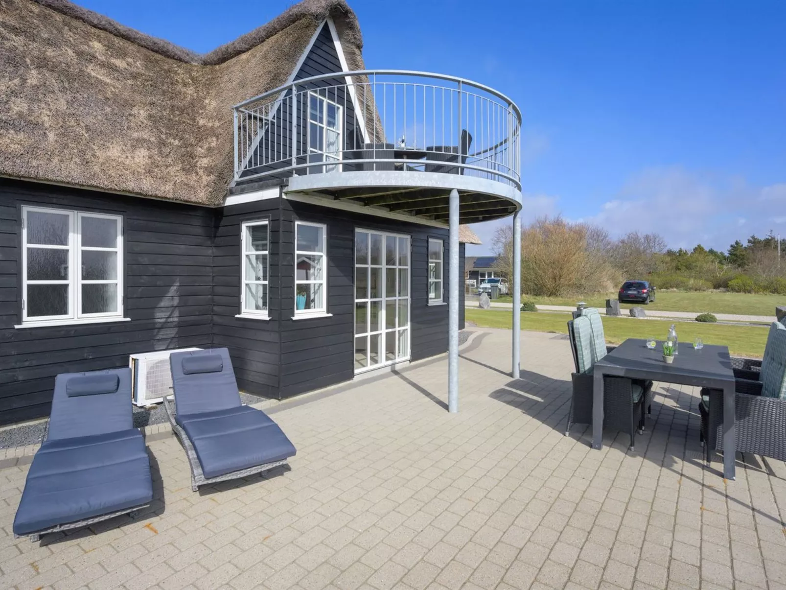 "Benita" - 400m to the fjord-Buiten