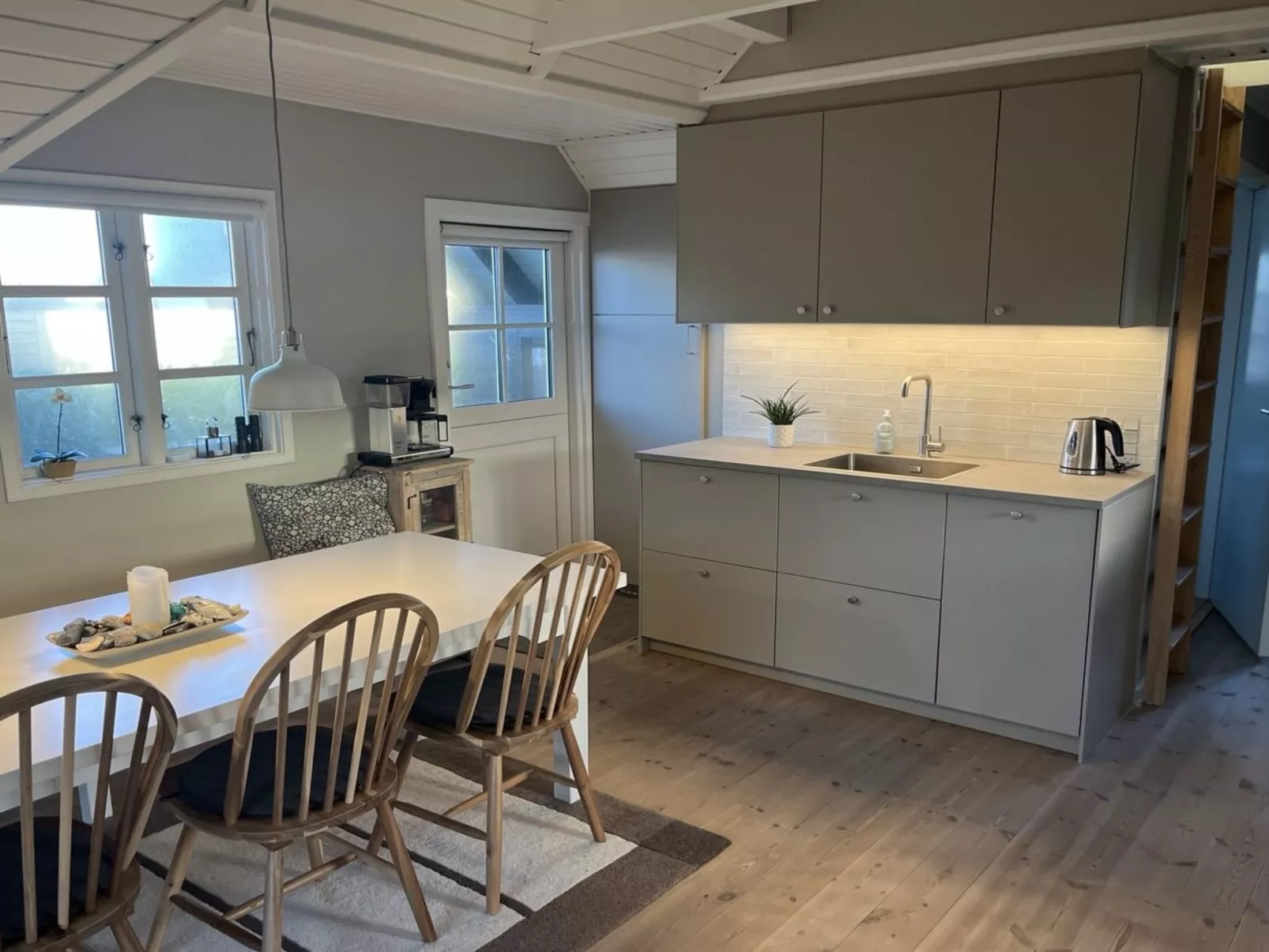 "Ulv" - 25m from the sea-Binnen