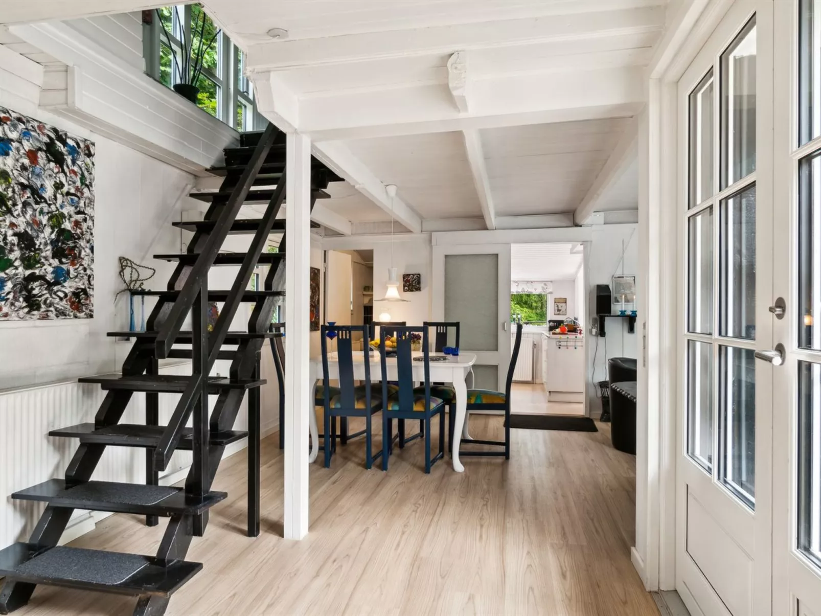 "Vesa" - 2.4km from the sea - Binnen