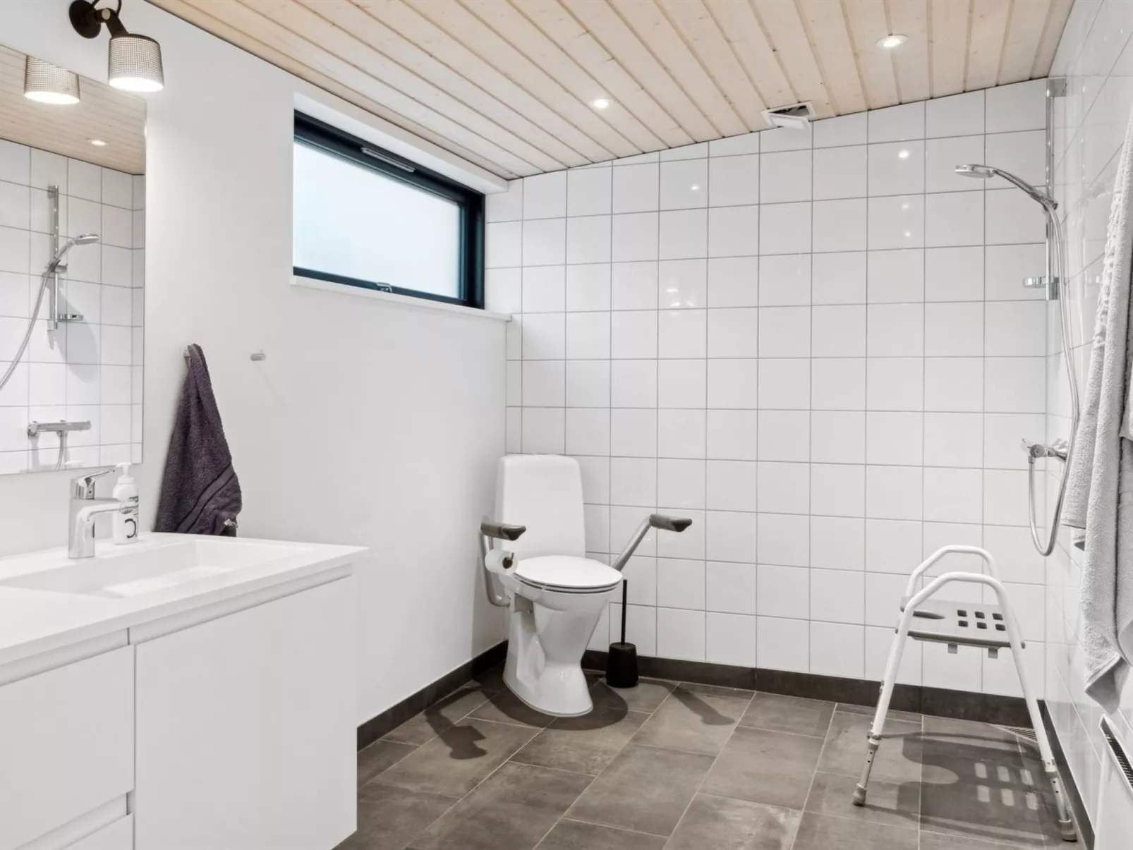 "Herlugh" - 10m from the sea - Binnen