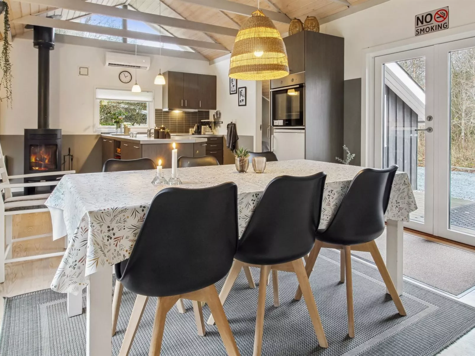 "Nedelko" - 30km from the sea-Binnen