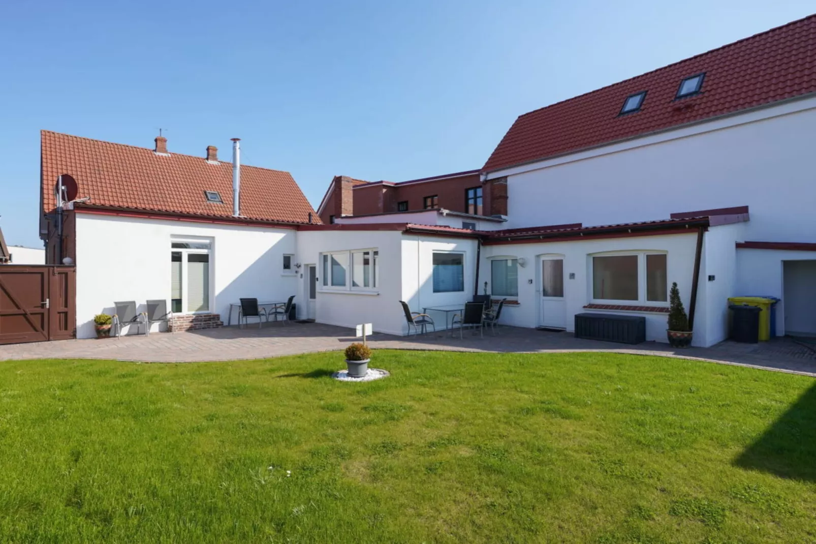 225854-Buitenkant zomer