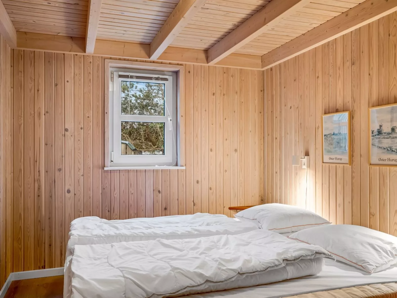 "Henne" -  from the sea-Binnen