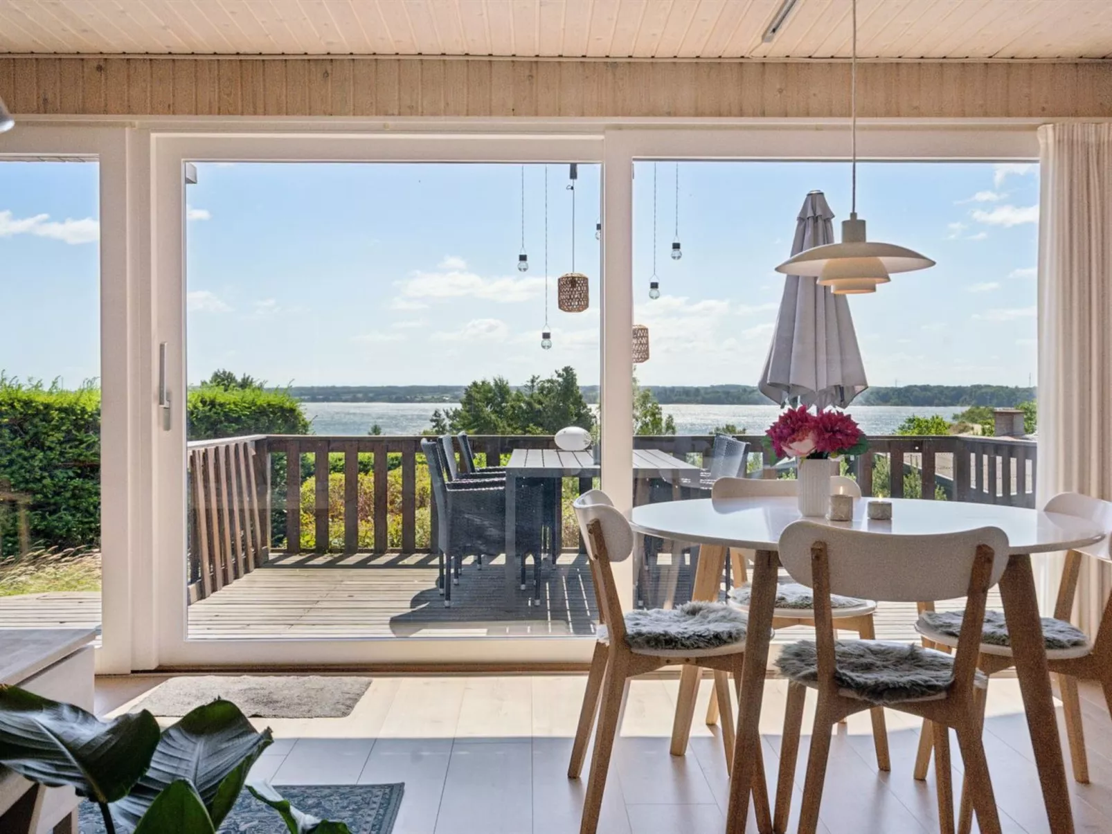 "Sighbiorn" - 150m to the fjord-Binnen