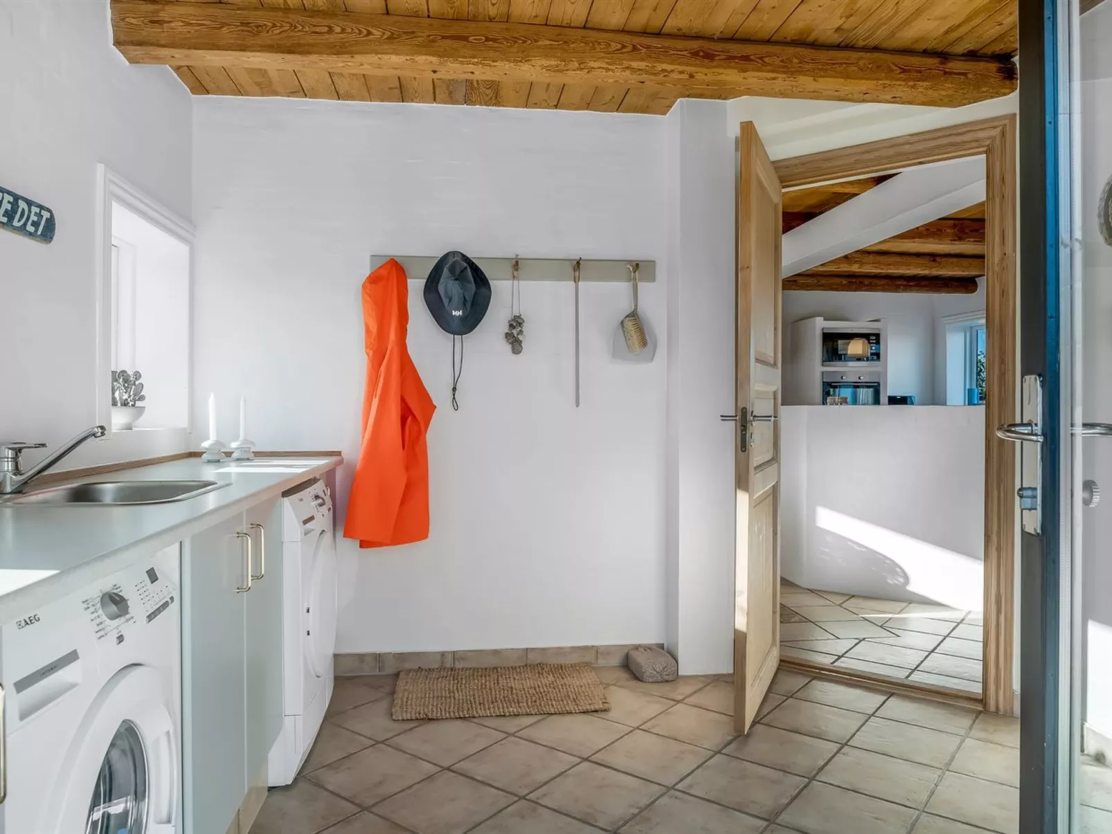 "Elida" - 400m from the sea-Binnen