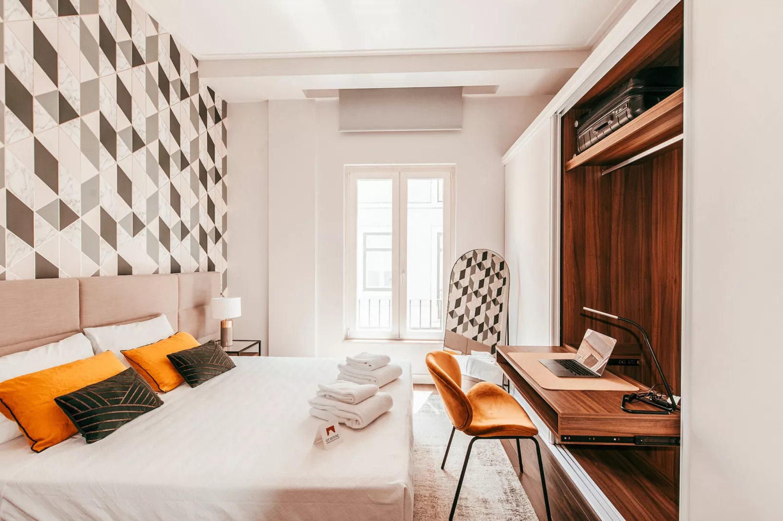 Elegant & Sophisticated Campo Ourique by GT House-Slaapkamer