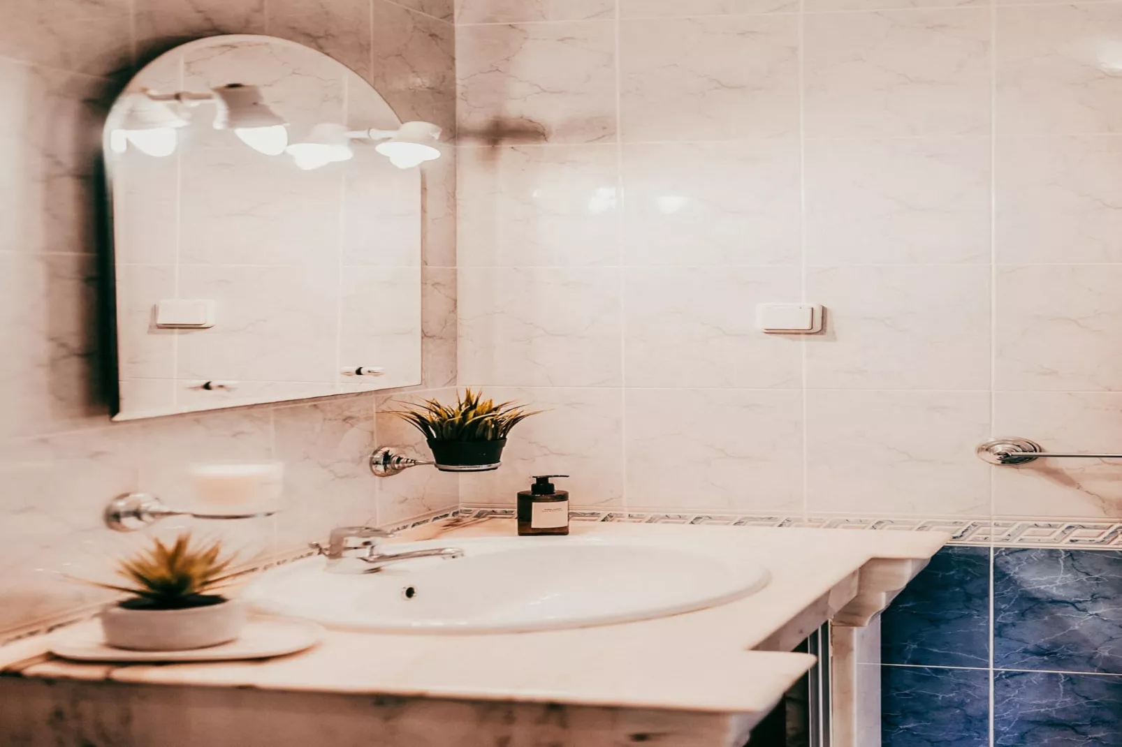 Altura Beach Villa by GT House-Badkamer