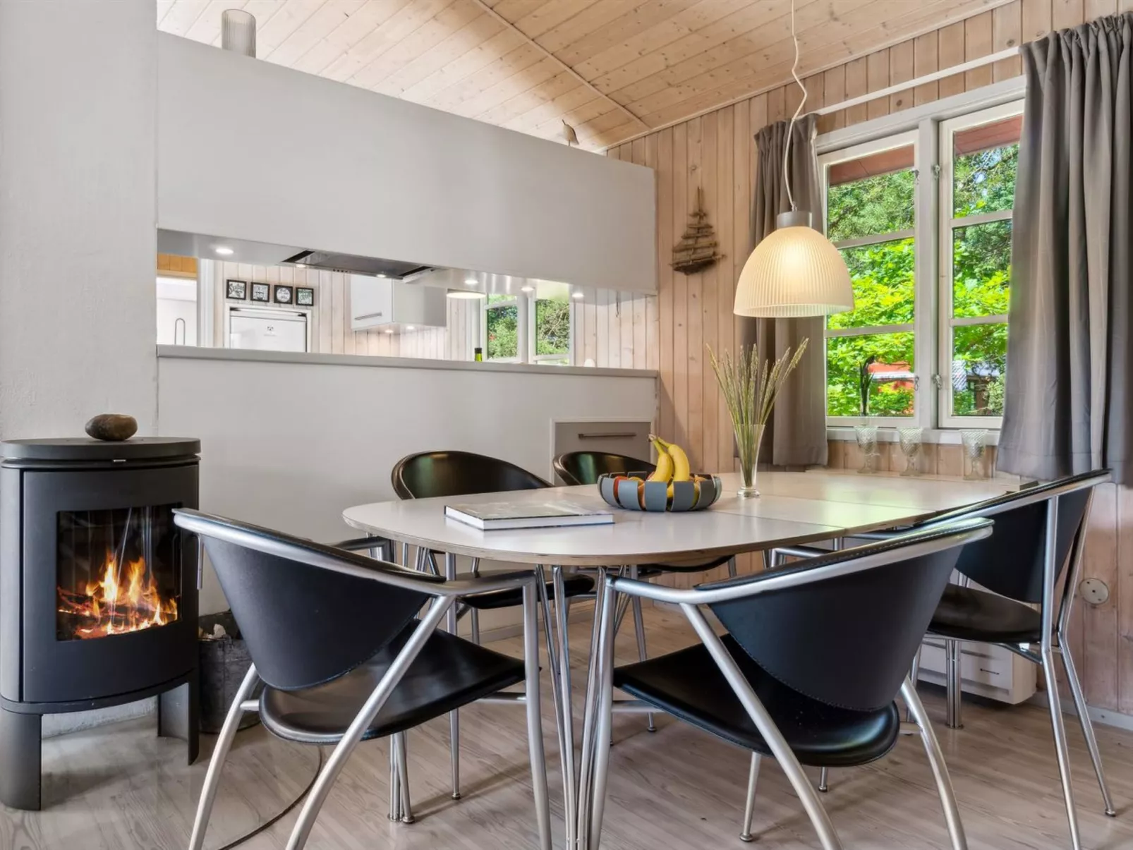 "Wale" - 100m from the sea-Binnen