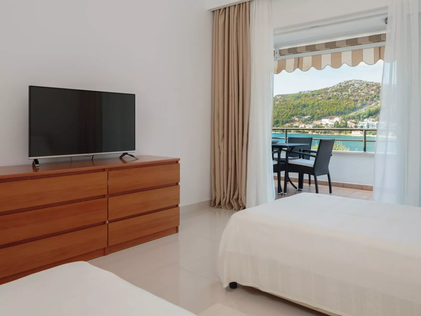 "Villa Silvio" mit Blick auf das Wasser-Binnen