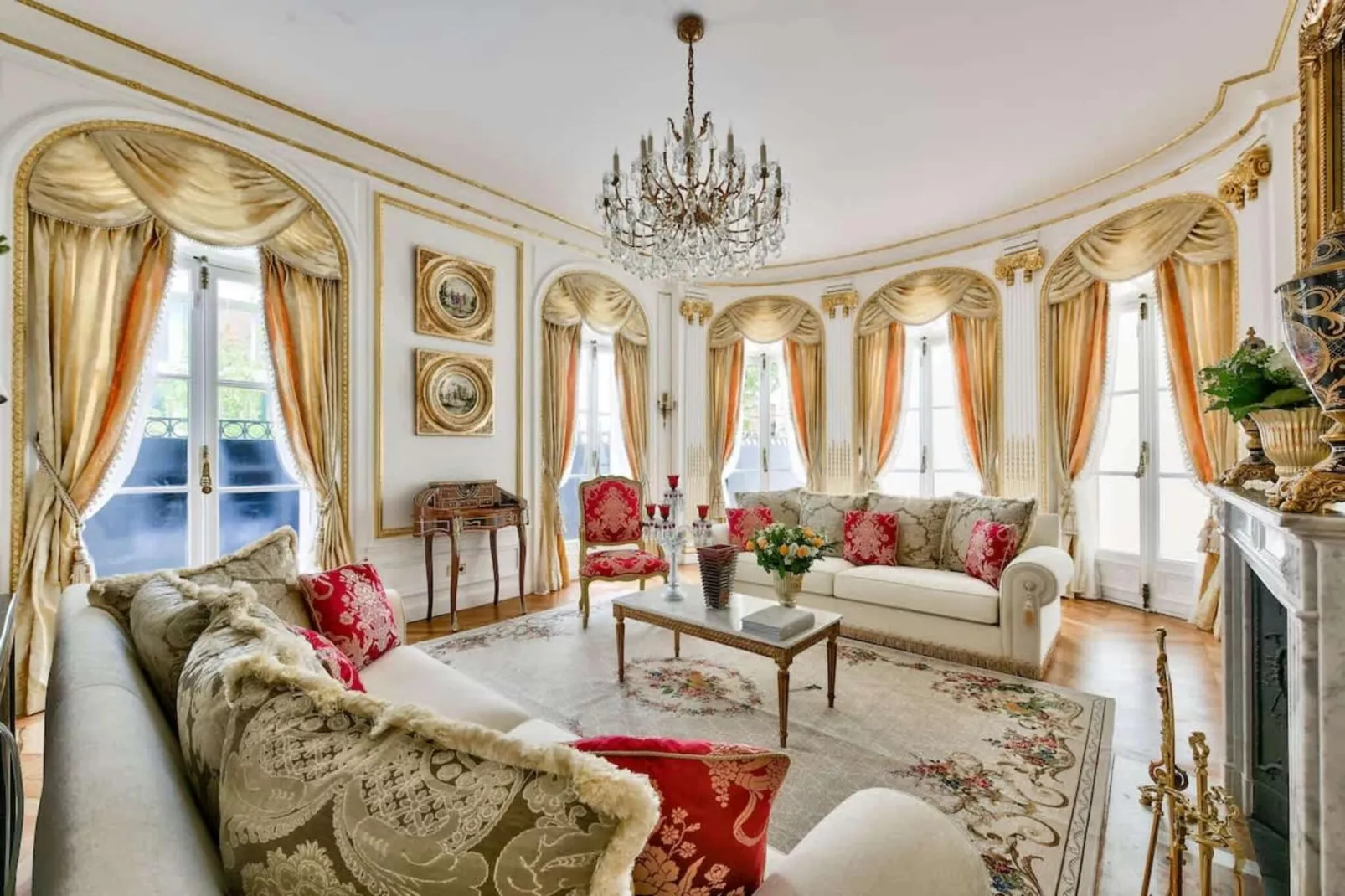 Noble demeure de luxe en plein coeur de Paris-Woonkamer