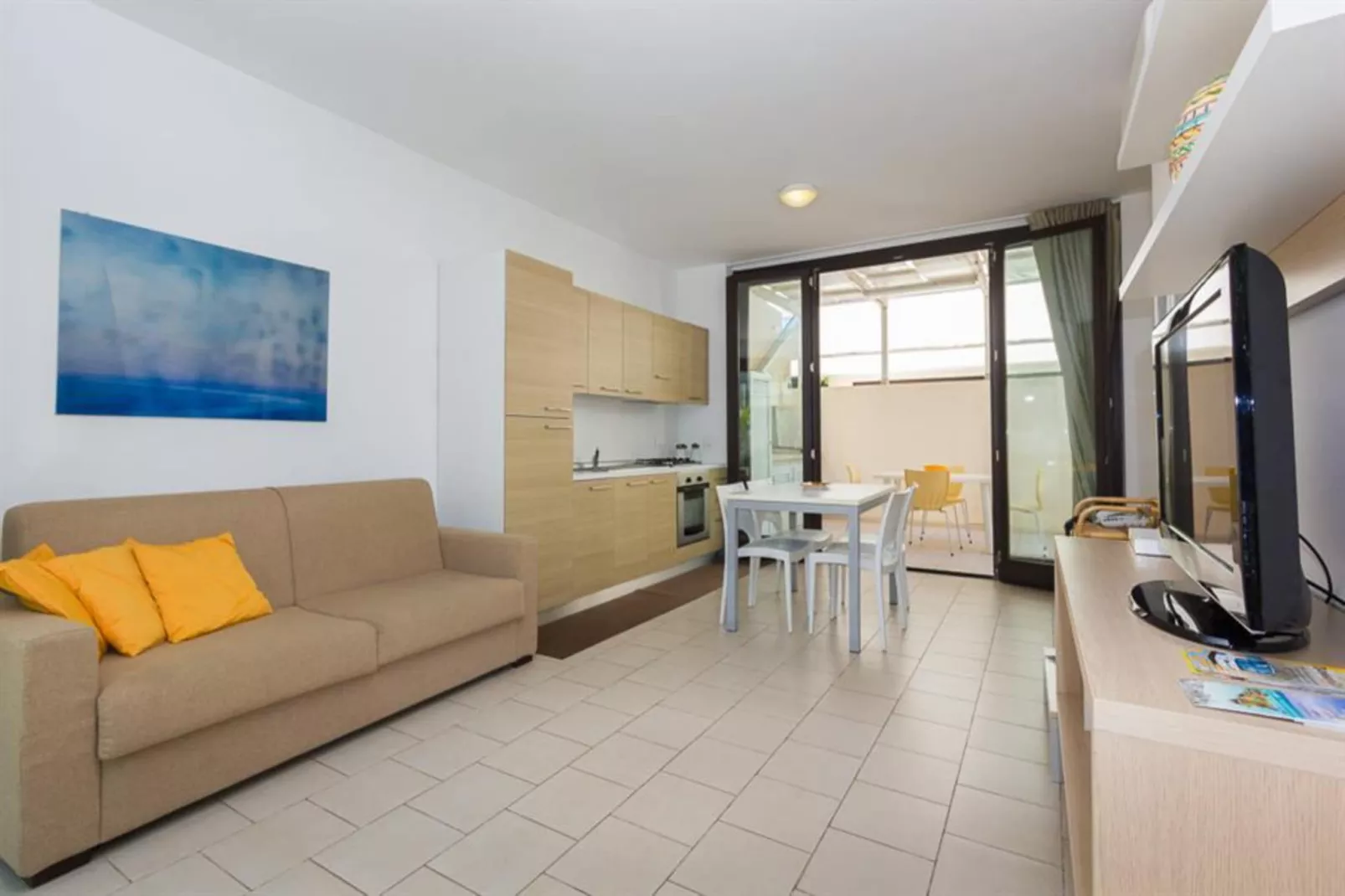 KAMENA RESIDENCE APARTMENT / APARTMENT 2 BEDROOMS-Woonkamer