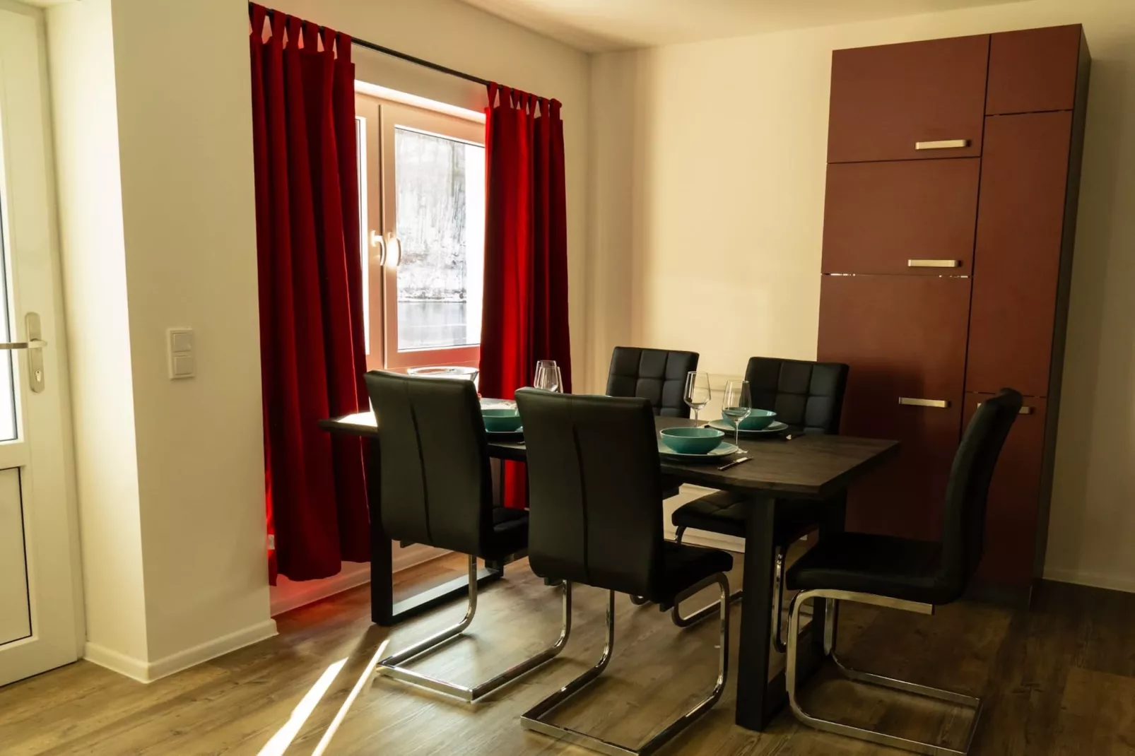 Altes Bootshaus alle Wohnungen-Eetkamer