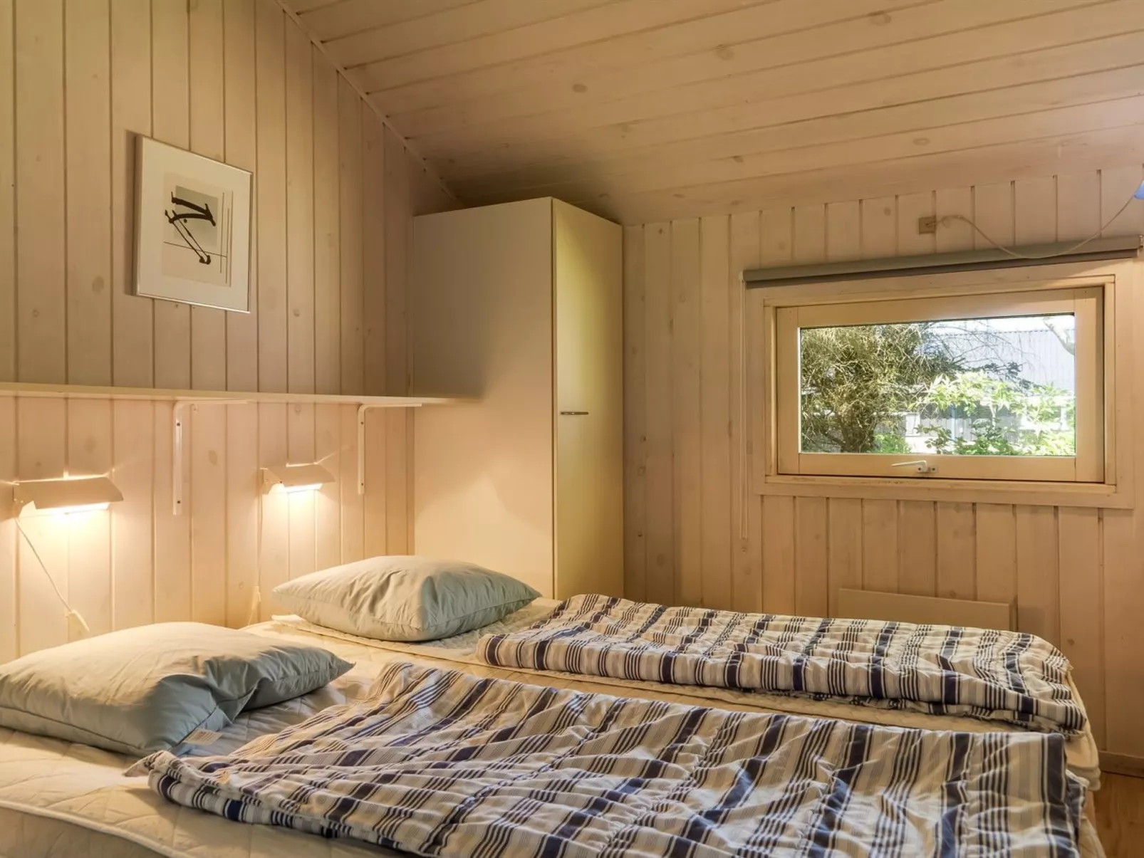 "Annvy" - 875m from the sea - Binnen