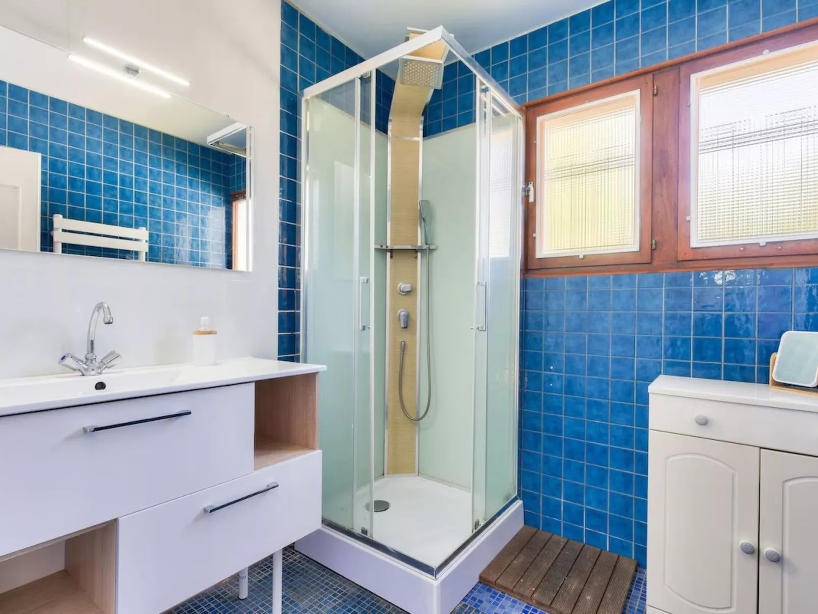 Swimmingpool - Strand - Geschäfte - Image-tags.info