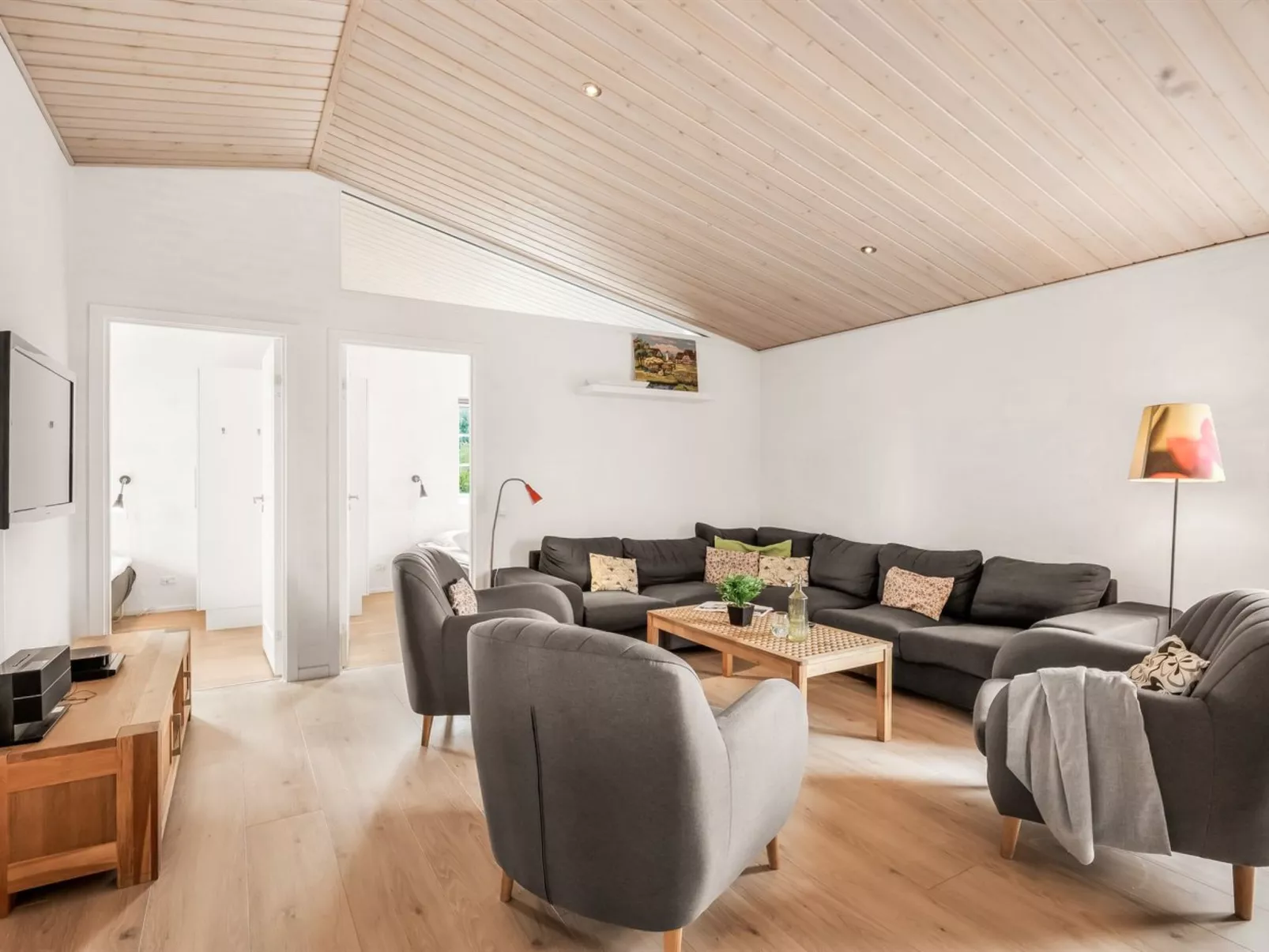 "Marjatta" - 3.2km from the sea - Binnen