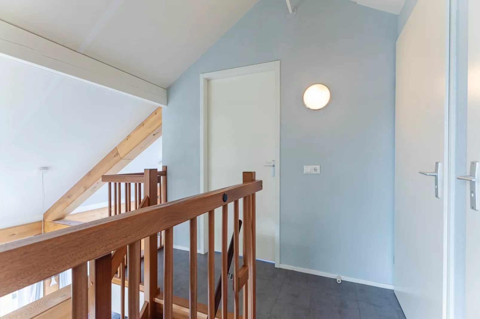 Zonnedorp 7 De Meerpaal in Renesse | Comfortable holiday house close to the beach - Overloop