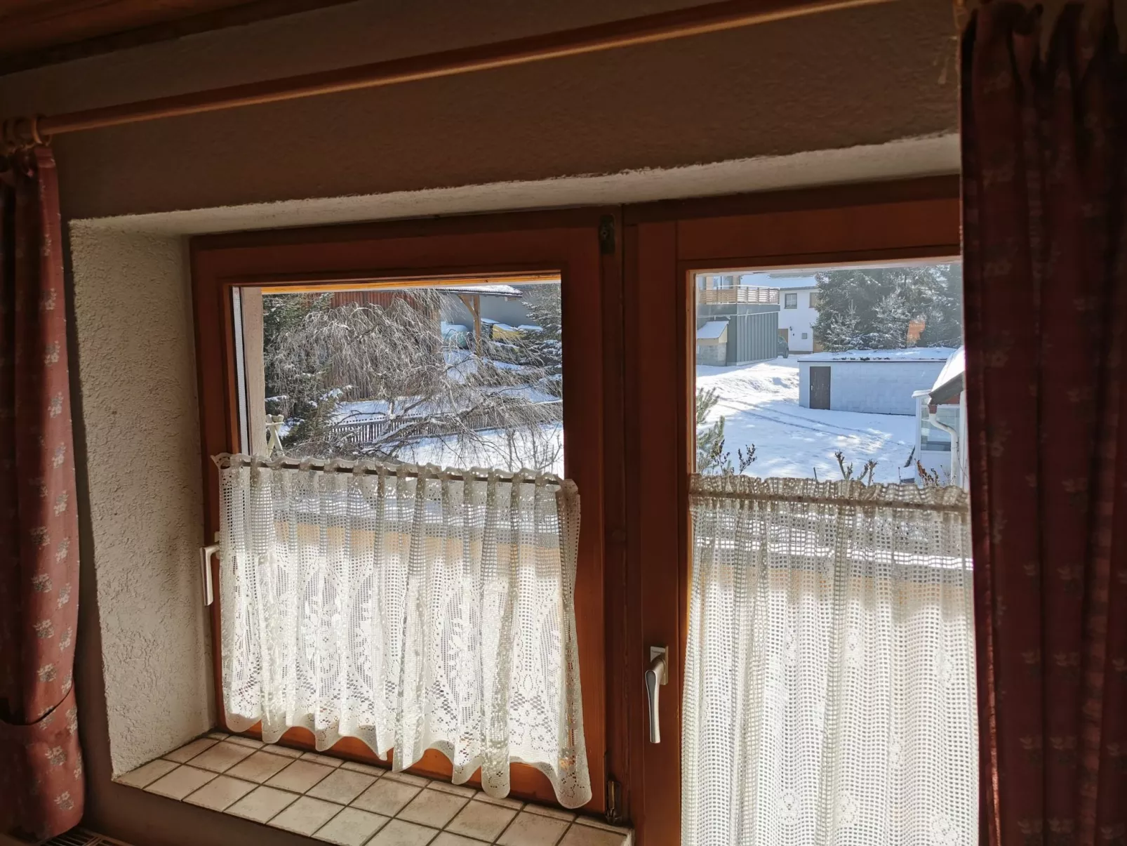 Mit komplett eingerichteter Küchenzeile im Wohnraum - Image-tags.info