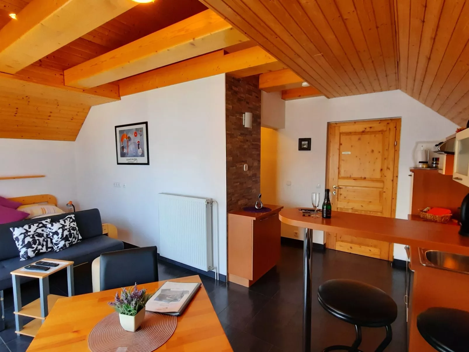 Studio-Appartement mit Balkon - Image-tags.info