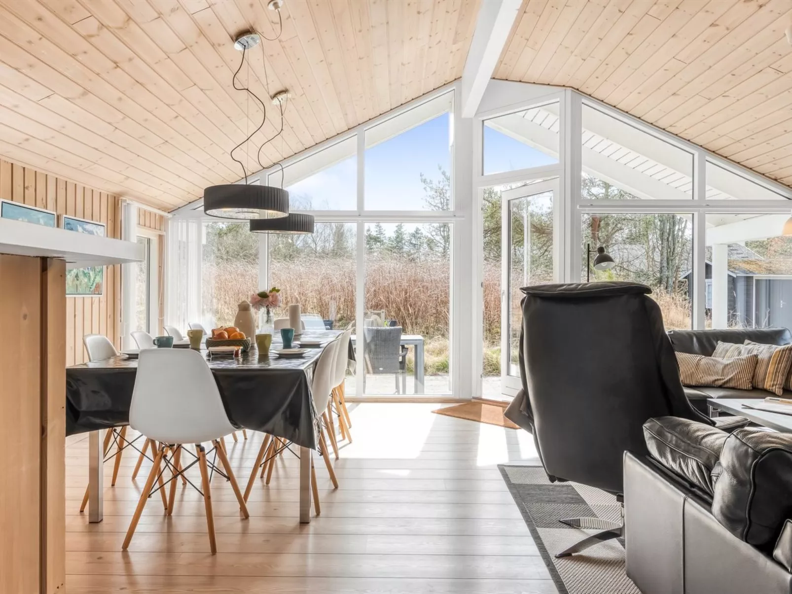 "Botwith" - 2.8km from the sea - Binnen