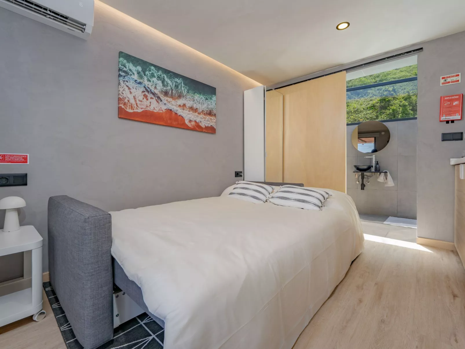 Modernes Studio, Terrasse mit Meerblick und Zugang zur Brandung-Image-tags.info