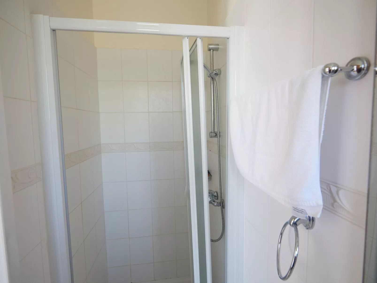 Hübsche Villa mit 3 Schlafzimmern und privatem Pool - Image-tags.info