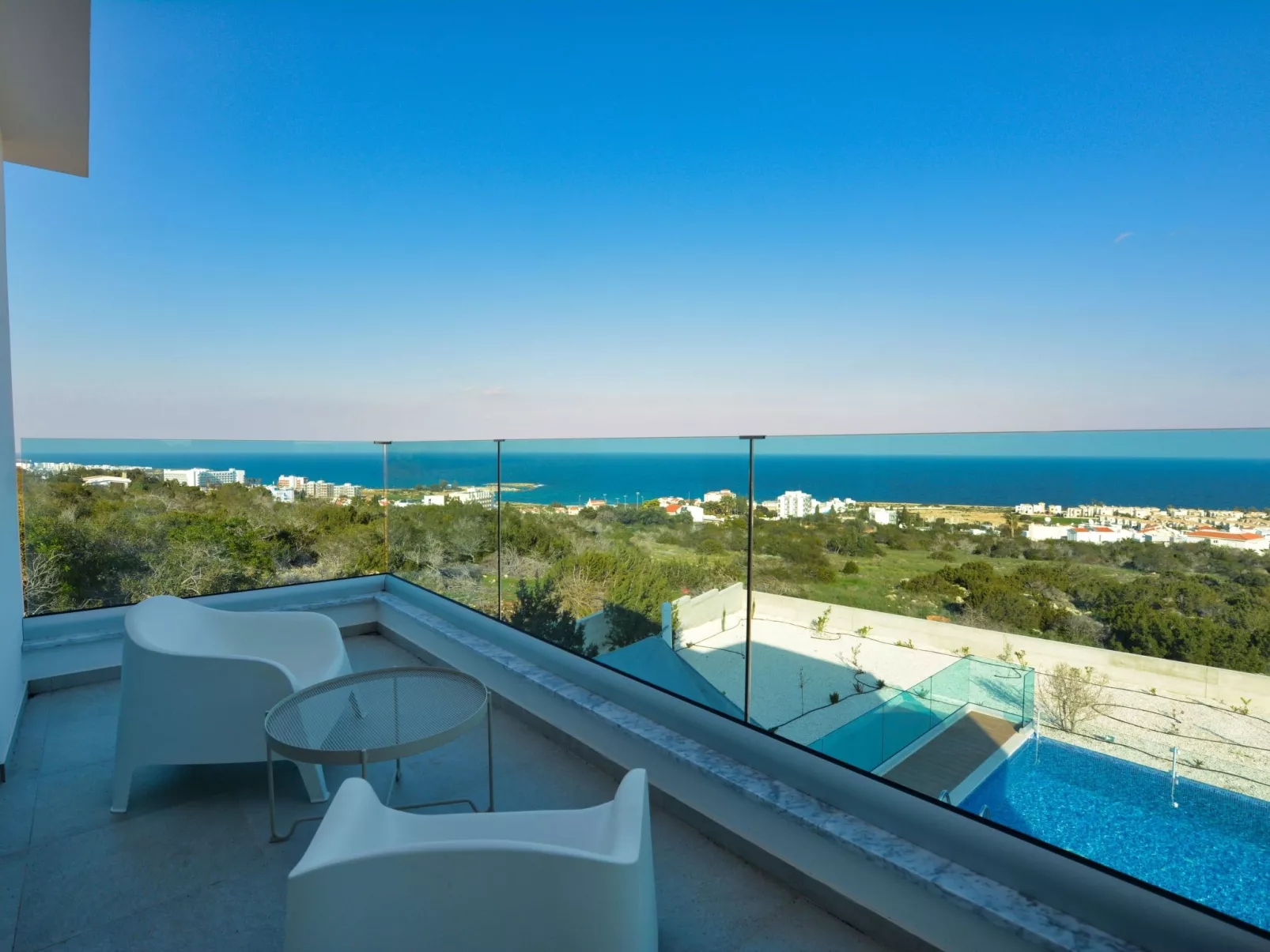 Private Villa mit 4 Schlafzimmern, Pool und Meerblick - Image-tags.info