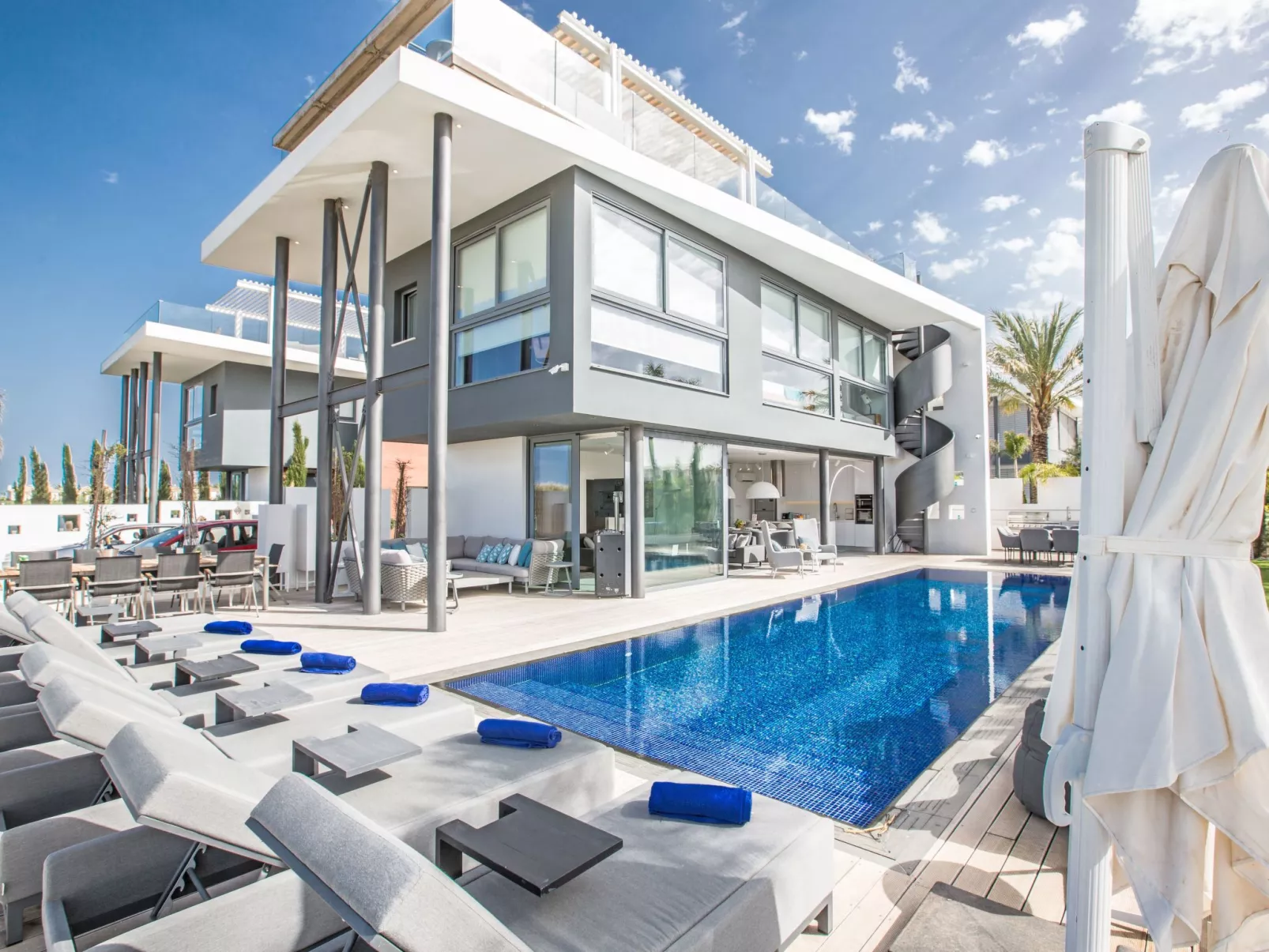 Haus in Paralimni mit großem Patio - Image-tags.info