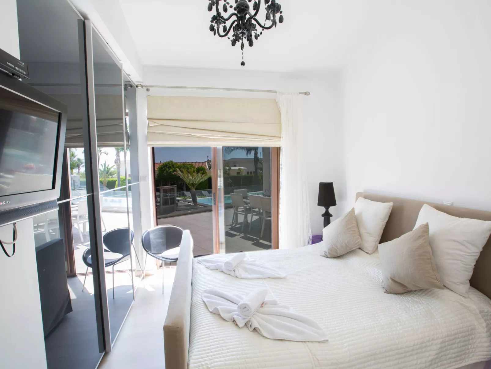 4-Schlafzimmer-Villa mit Pool im Zentrum von Protaras - Image-tags.info