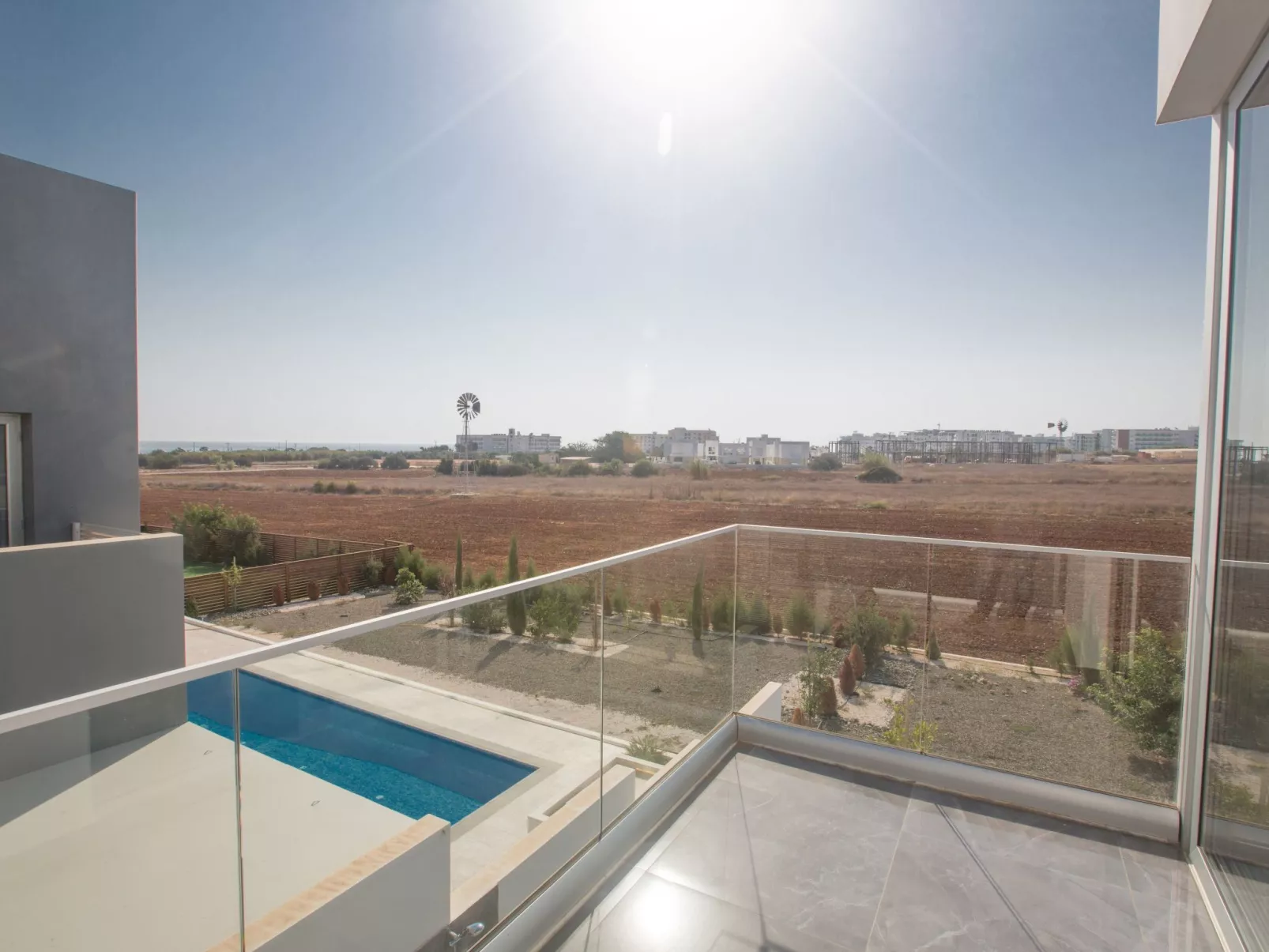 3-Schlafzimmer-Villa mit Pool in Protaras Zentrum - Image-tags.info