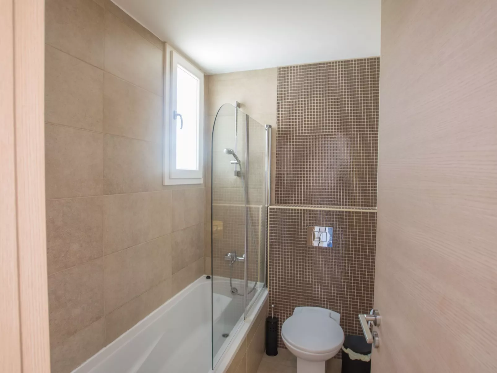 3-Schlafzimmer-Luxusvilla mit Pool und teilweise Meerblick - Image-tags.info