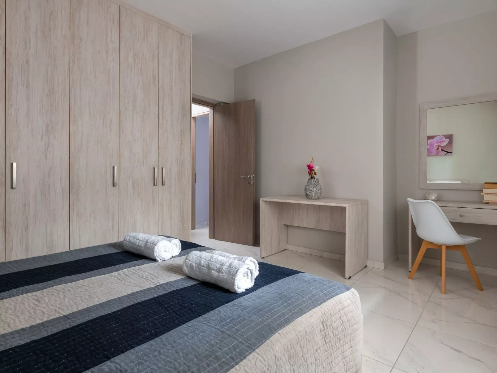 Artemis PoolFront - Image-tags.info