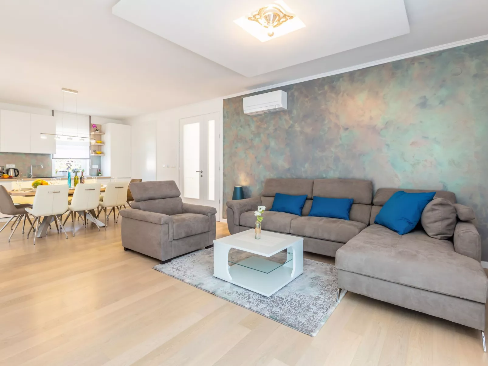 Schöne Villa in einer ruhigen Umgebung mit Pool - Image-tags.info