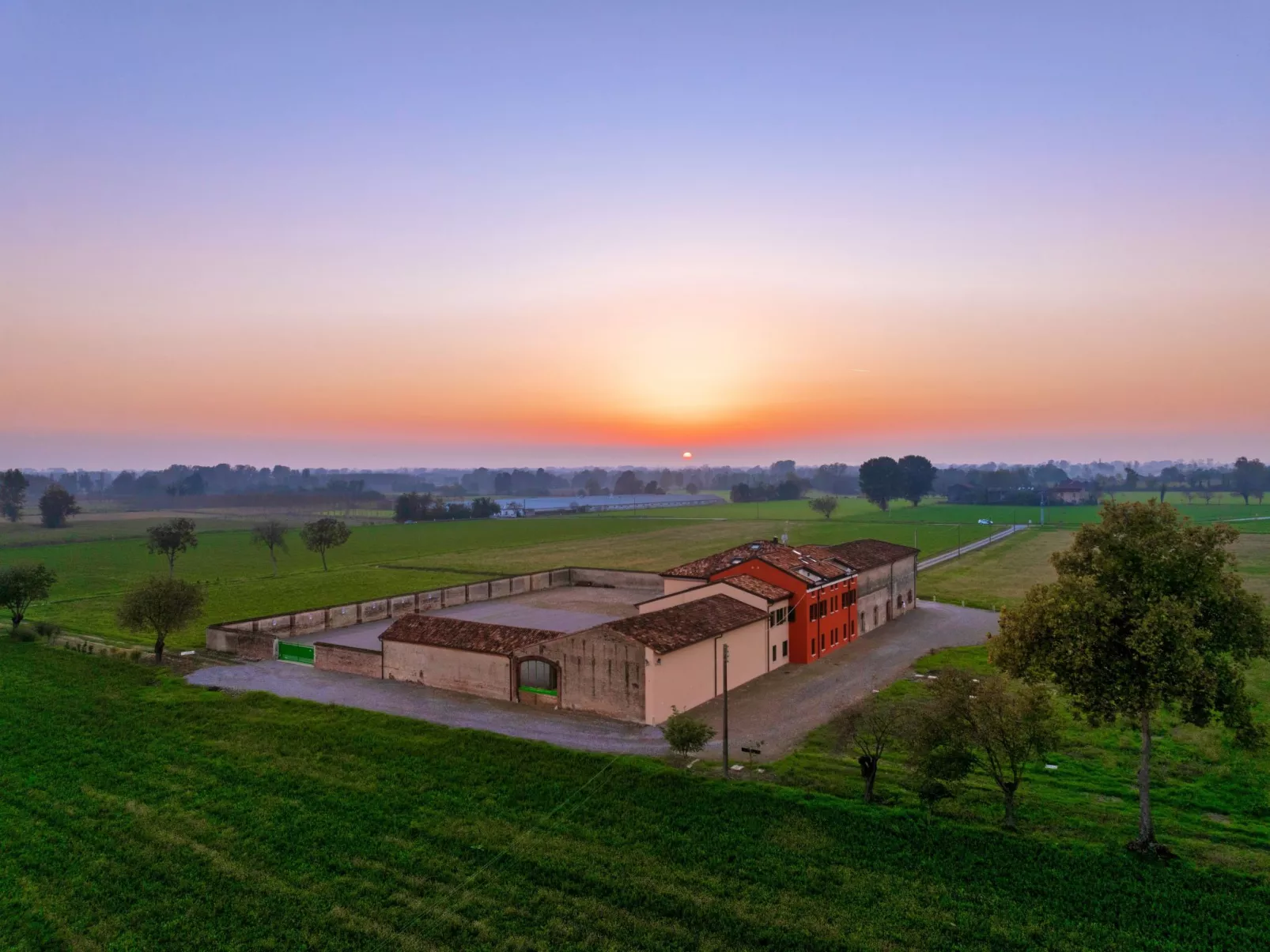 Zweizimmerwohnung mit zwei Einzelbetten und Schlafsofa - Image-tags.info
