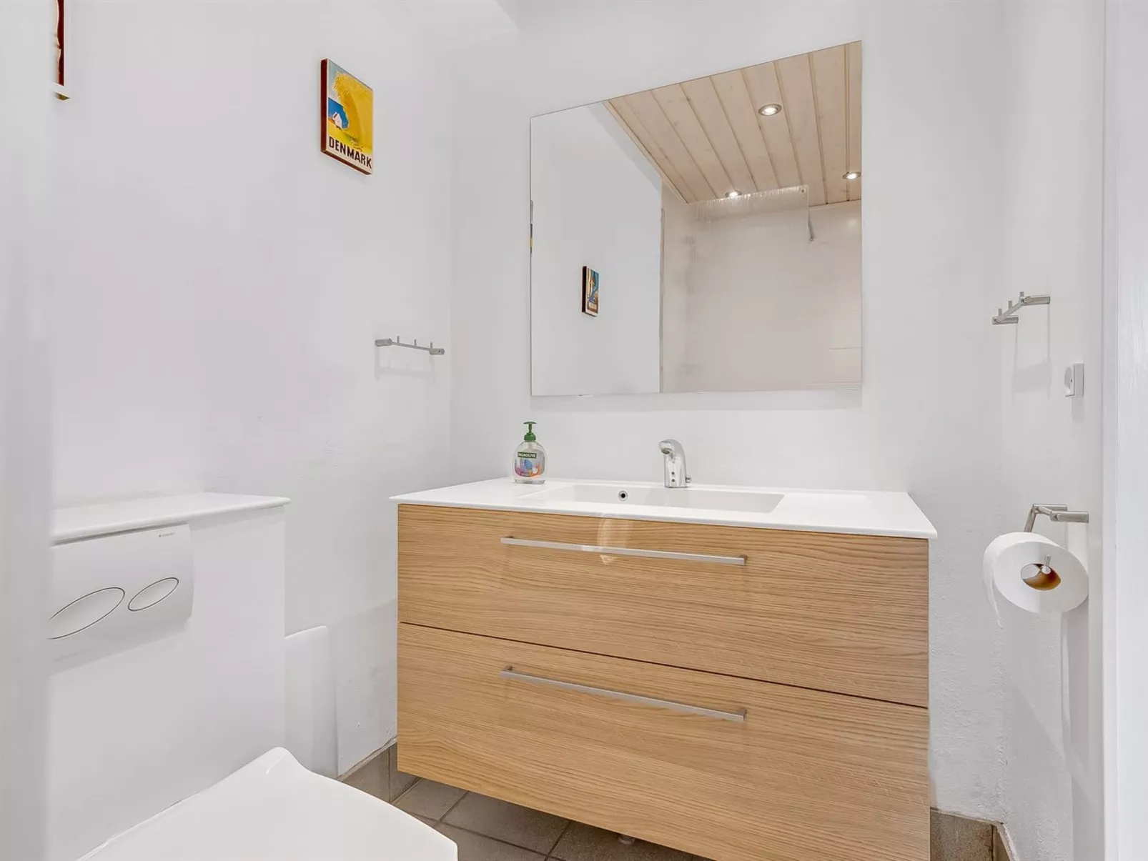 "Ellanora" - 50m from the sea - Binnen