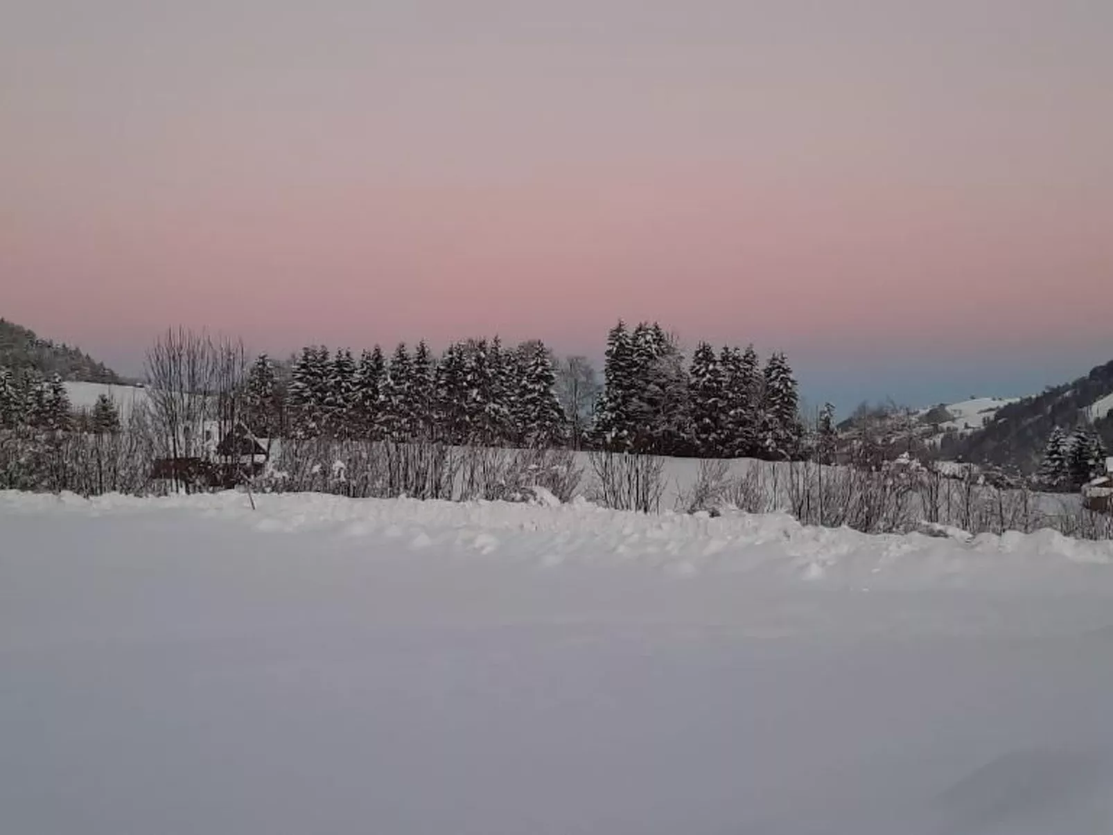 Gemütliche und geräumige Ferienwohnung - Buiten