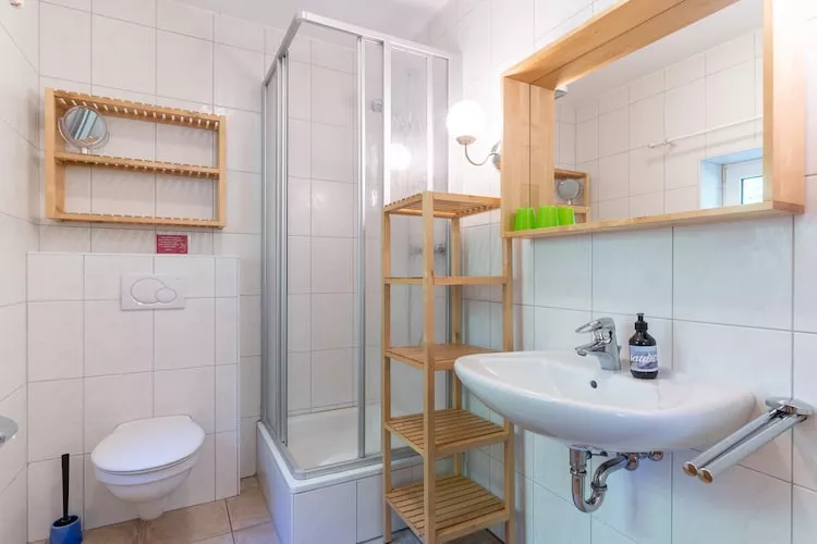 FeWo Robbe - Badkamer