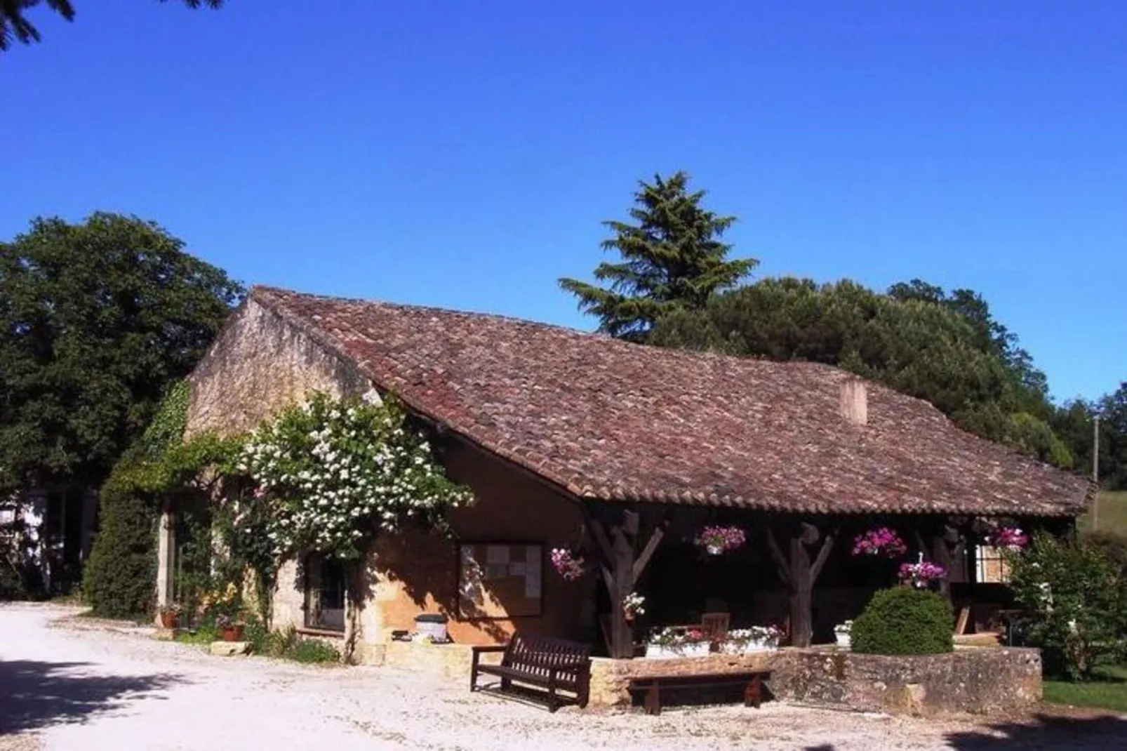 Domaine de Gavaudun - Villa Périgord-Buitenkant zomer